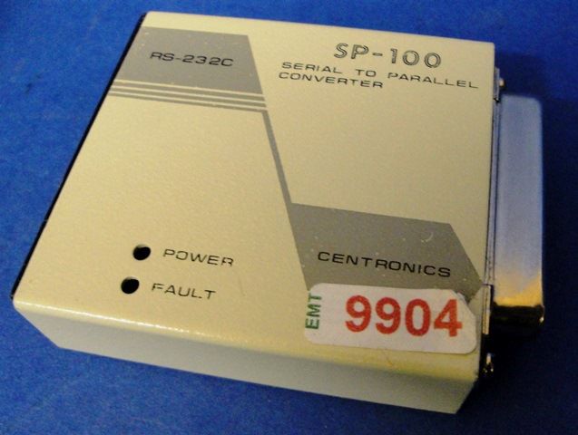 CONVERTISSEUR RS232 CENTRONICS CENTRONICSS / SP100 9904 en exposition chez Provendum à Lausanne (la photo contient un des exemplaires en stock) CONVERTISSEUR RS232 CENTRONICS CENTRONICSS / SP100 (9904)