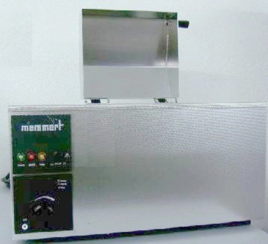 CUVE BAIN MARIE MEMMERT / WB 7 32207 en exposition chez Provendum à Lausanne (la photo contient un des exemplaires en stock) CUVE BAIN MARIE MEMMERT / WB 7 (32207)