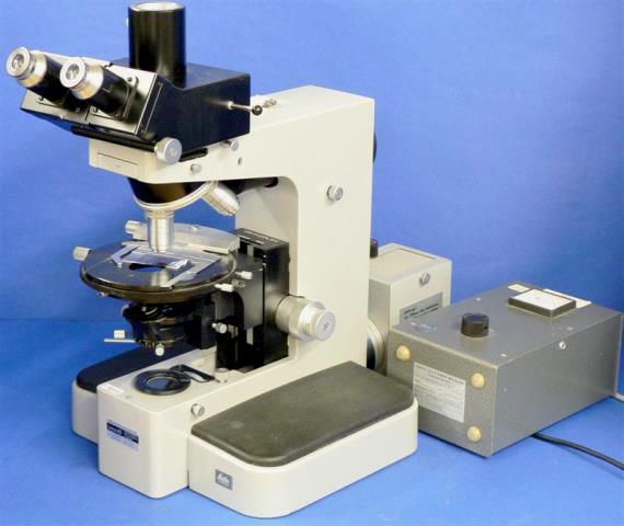 MICROSCOPE TRINOCULAIRE LEITZ / ORTHOPLAN (9056) 