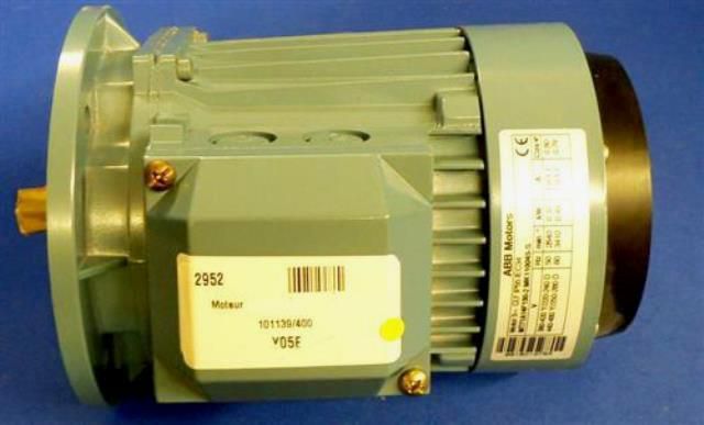 MOTEUR ELECTRIQUE, Lot de 2 ABB MOTORS / MT71A14F130-2 MK110045-S 72952 en exposition chez Provendum à Lausanne (la photo contient un des exemplaires en stock) MOTEUR ELECTRIQUE, Lot de 2 ABB MOTORS / MT71A14F130-2 MK110045-S (72952)