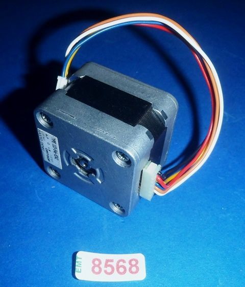 MOTEUR PAS-A-PAS, Lot de 5 SANYO DENKY / 103-546-5342 8568 en exposition chez Provendum à Lausanne (la photo contient un des exemplaires en stock) MOTEUR PAS-A-PAS, Lot de 5 SANYO DENKY / 103-546-5342 (8568)