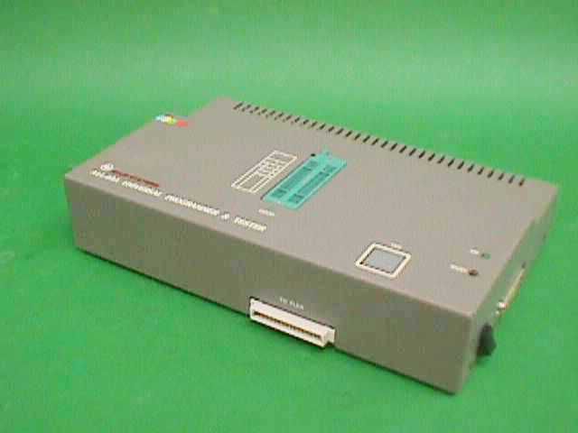 PROGRAMMEUR EPROM HI-LO SYSTEMS / ALL-03A 1107 en exposition chez Provendum à Lausanne (la photo contient un des exemplaires en stock) PROGRAMMEUR EPROM HI-LO SYSTEMS / ALL-03A (1107)