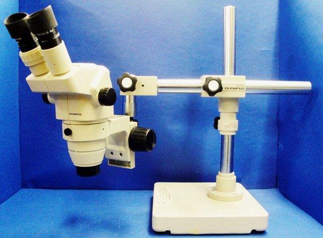 STEREOMICROSCOPE OLYMPUS / SZ 3060 STU1 845 en exposition chez Provendum à Lausanne (la photo contient un des exemplaires en stock) STEREOMICROSCOPE OLYMPUS / SZ 3060 STU1 (845)