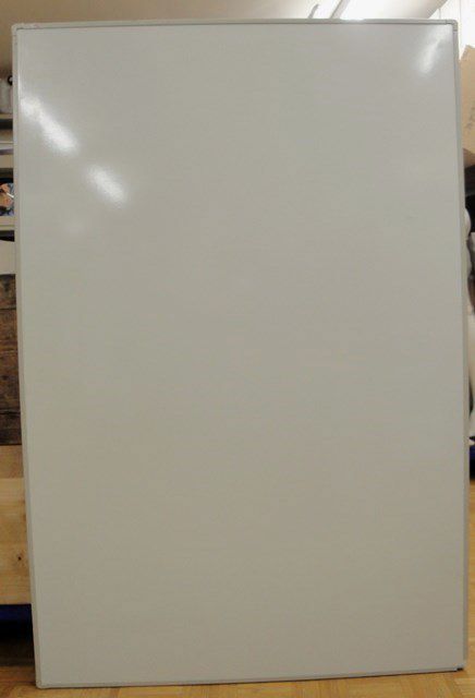 TABLEAU BLANC WEYLE / 150-100 191 en exposition chez Provendum à Lausanne (la photo contient un des exemplaires en stock) TABLEAU BLANC WEYLE / 150-100 (191)