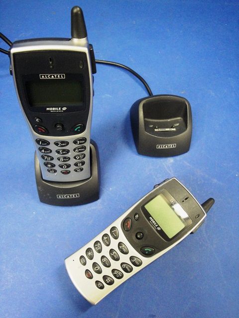 TELEPHONE MOBILE IP-ISDN, Lot de 2 ALCATEL-LUCENT / MOBILE DECT 200 (9957) 