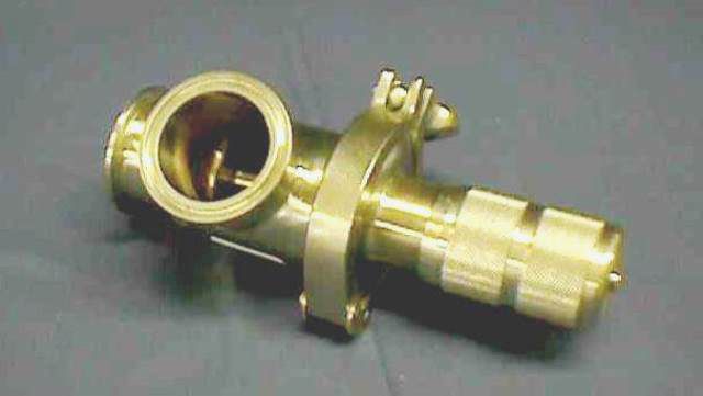 VANNE MICROMETRIQUE MANUELLE, Lot de 2 ALFA LAVAL / TRI FLO 171-10M-90-2-316L-E 70294 en exposition chez Provendum à Lausanne (la photo contient un des exemplaires en stock) VANNE MICROMETRIQUE MANUELLE, Lot de 2 ALFA LAVAL / TRI FLO 171-10M-90-2-316L-E (70294)
