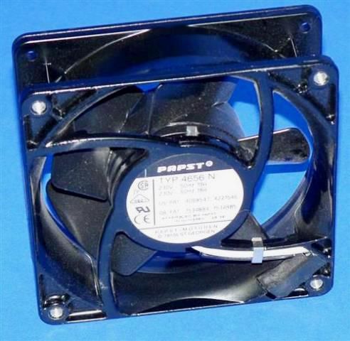 VENTILATEUR, Lot de 5 PAPST / 4656 9090 en exposition chez Provendum à Lausanne (la photo contient un des exemplaires en stock) VENTILATEUR, Lot de 5 PAPST / 4656 (9090)